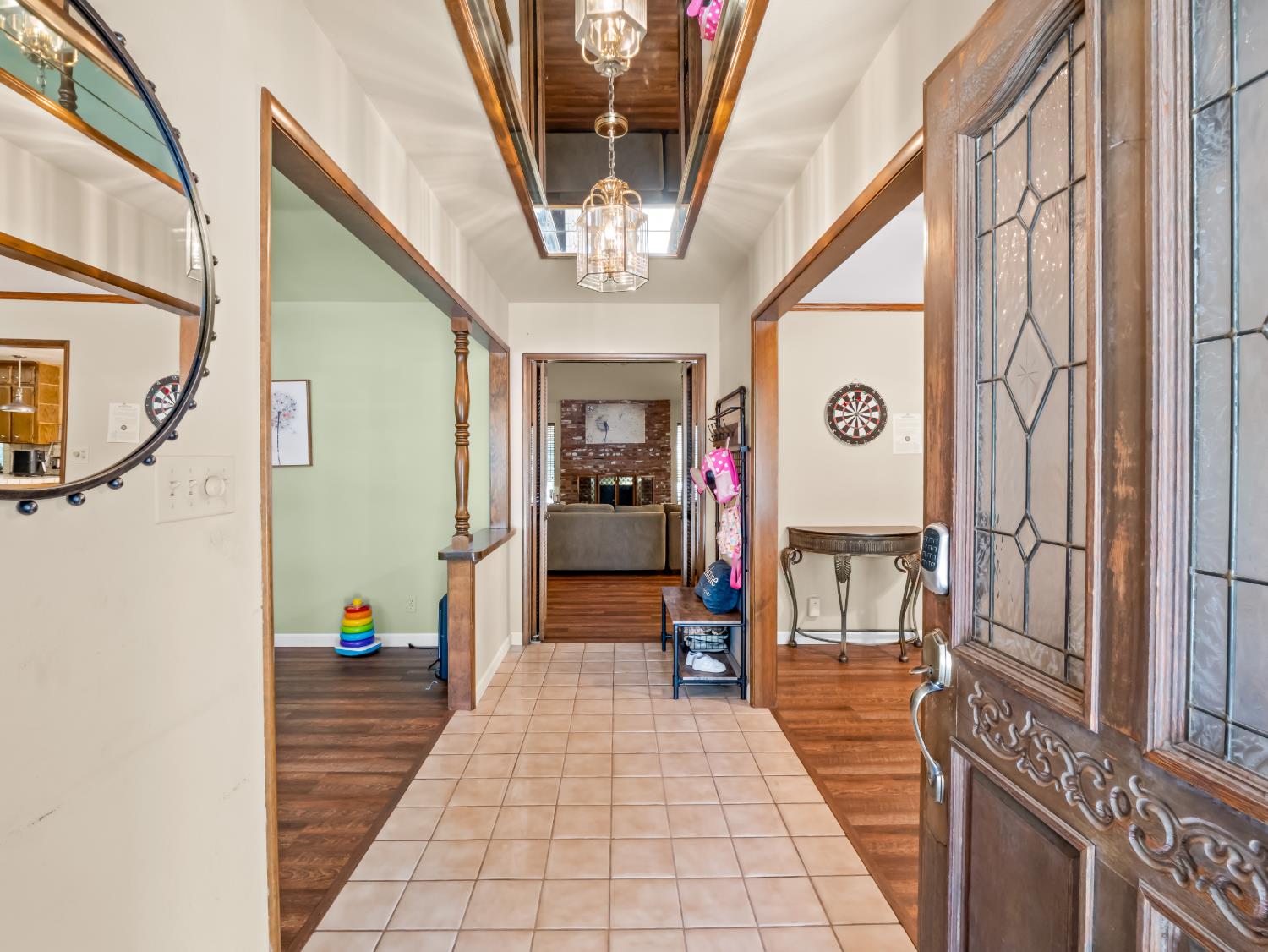 1563 E Fallbrook Ave, Fresno, CA 93720