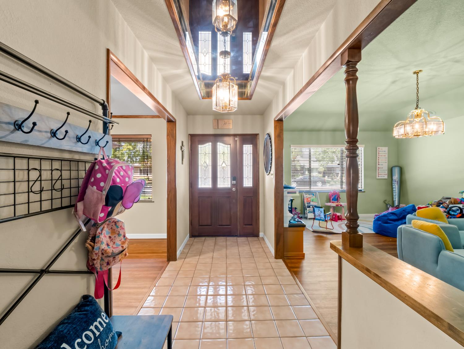 1563 E Fallbrook Ave, Fresno, CA 93720