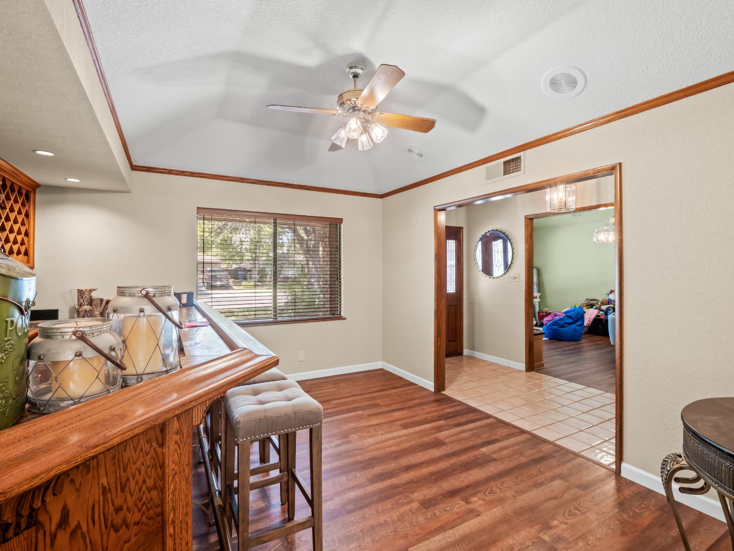 1563 E Fallbrook Ave, Fresno, CA 93720