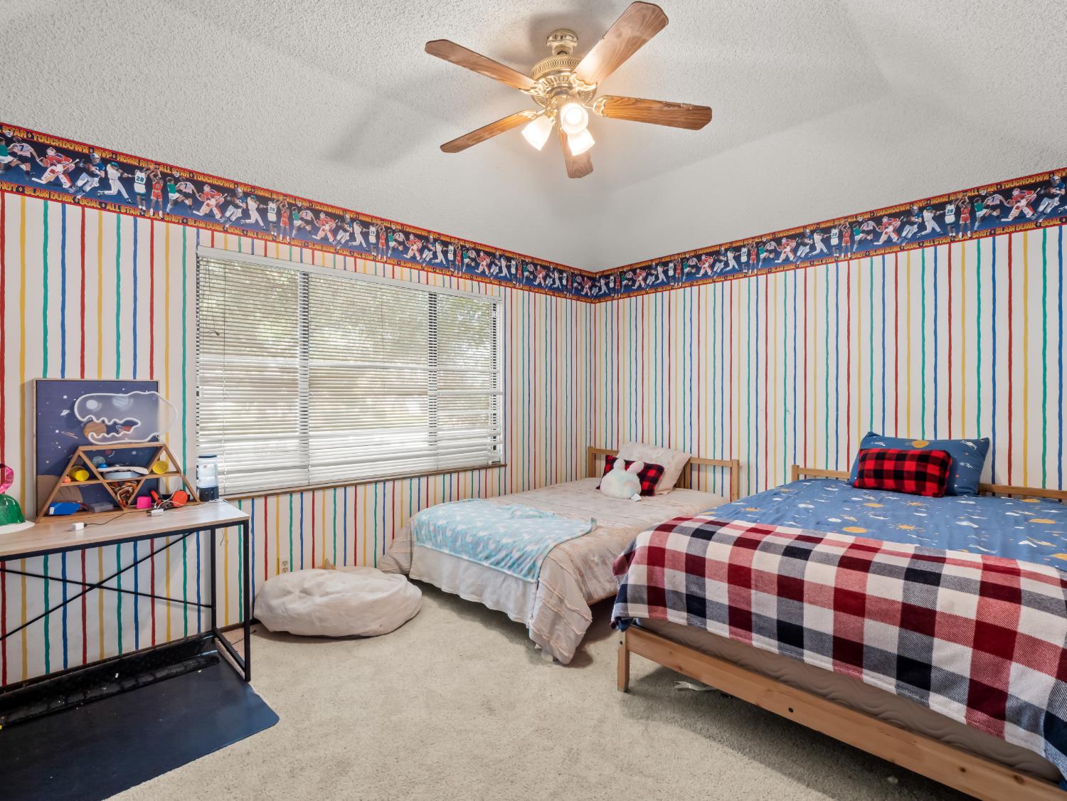 1563 E Fallbrook Ave, Fresno, CA 93720