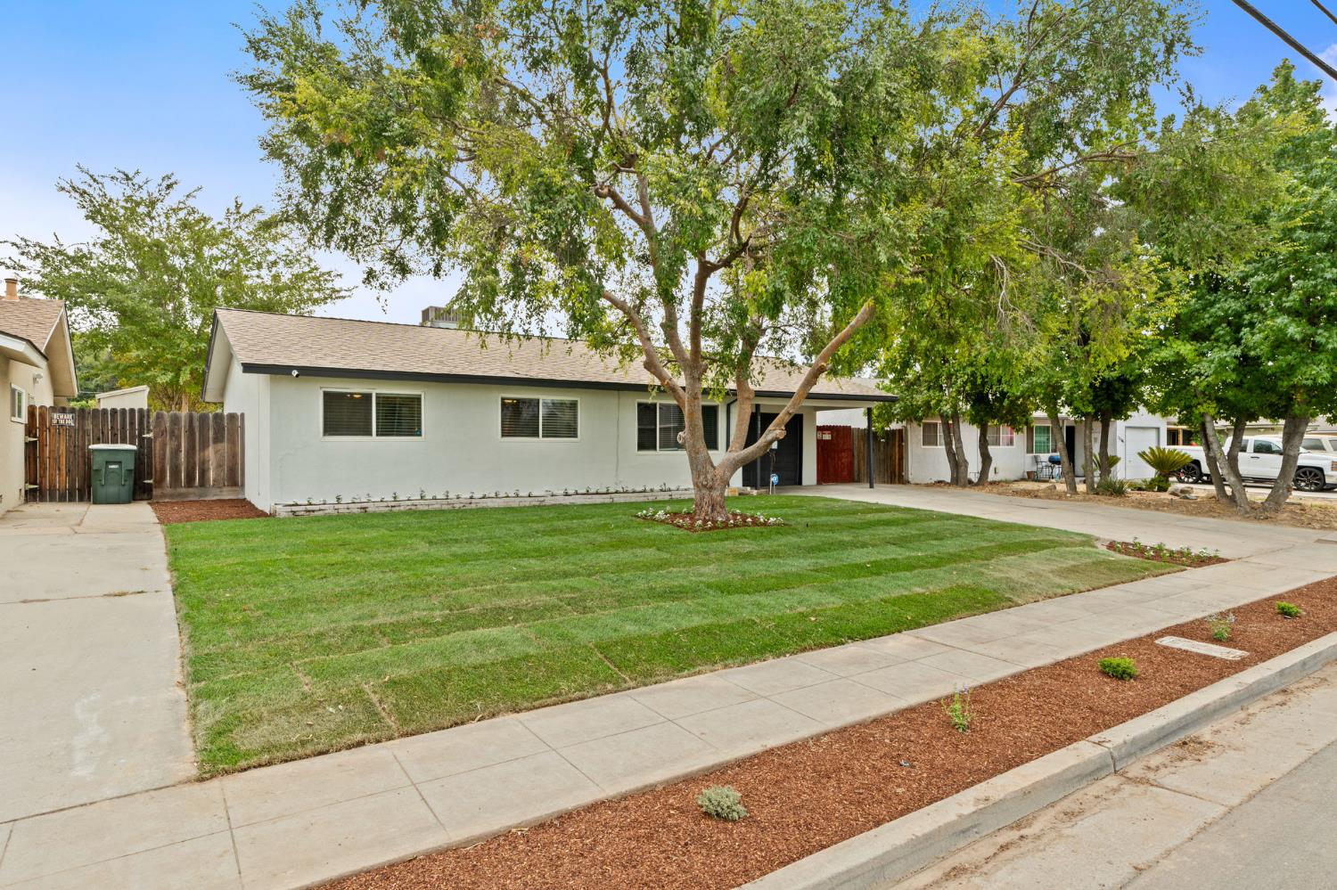 3576 N Marks Ave, Fresno, CA 93722