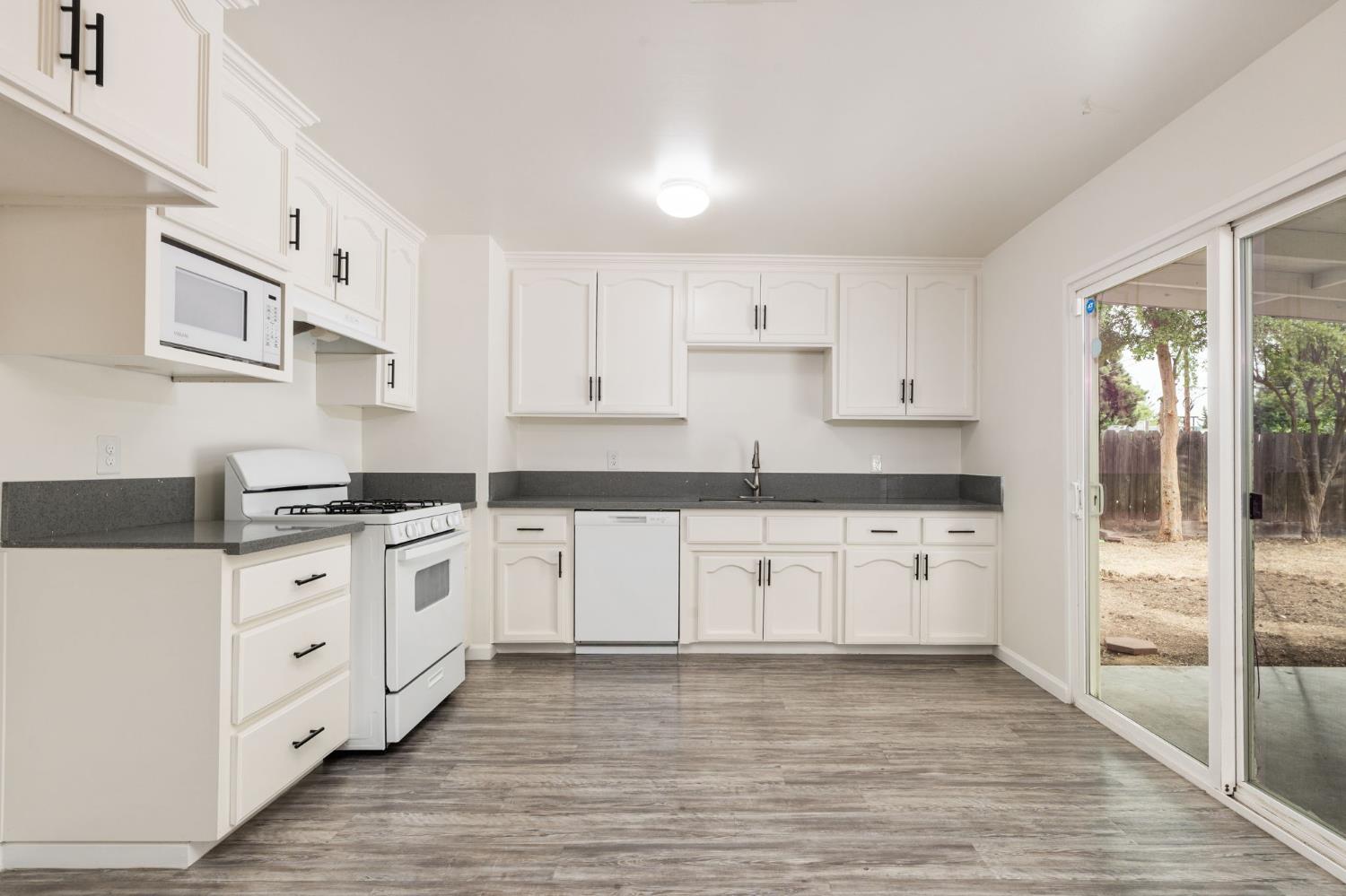 3576 N Marks Ave, Fresno, CA 93722