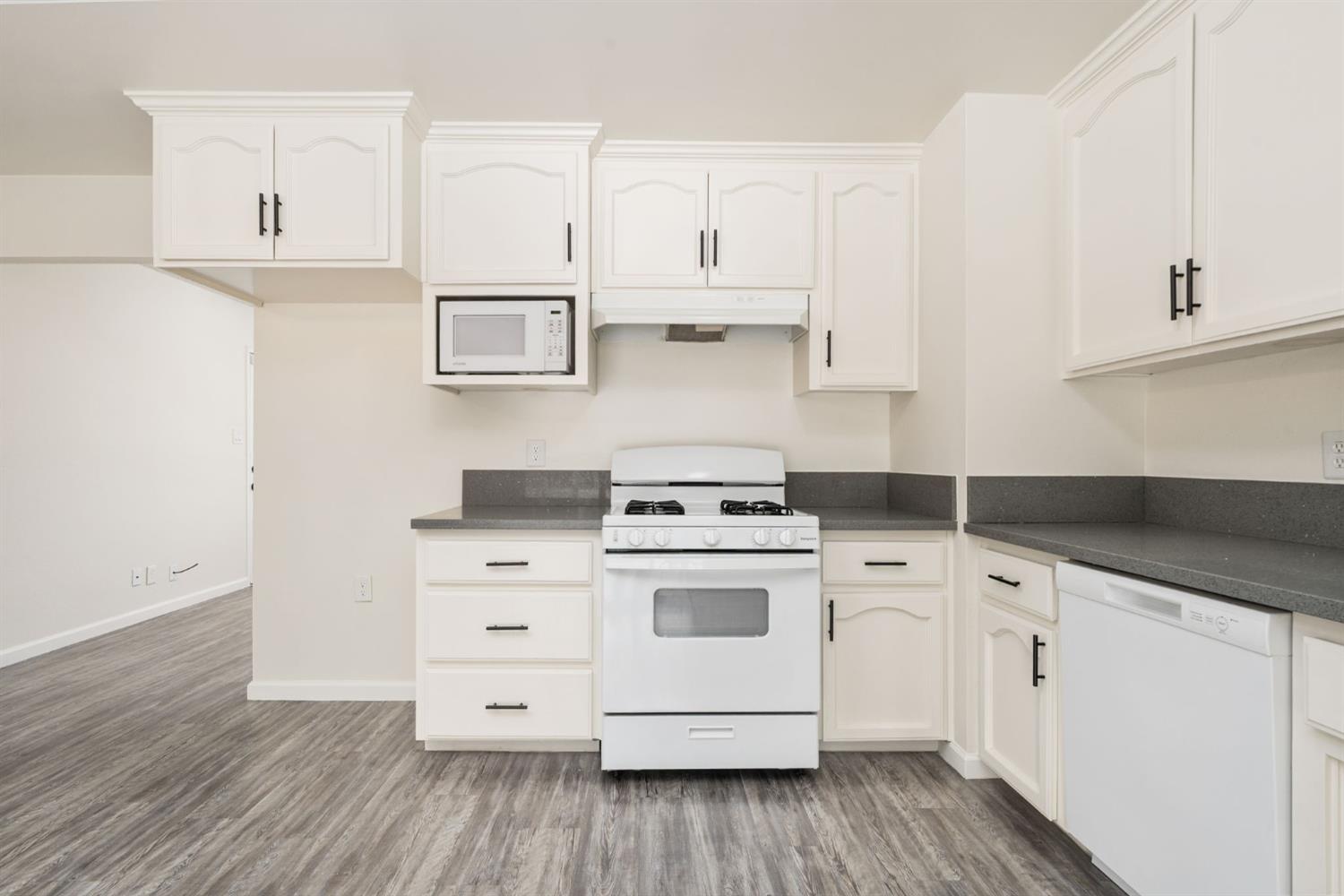 3576 N Marks Ave, Fresno, CA 93722
