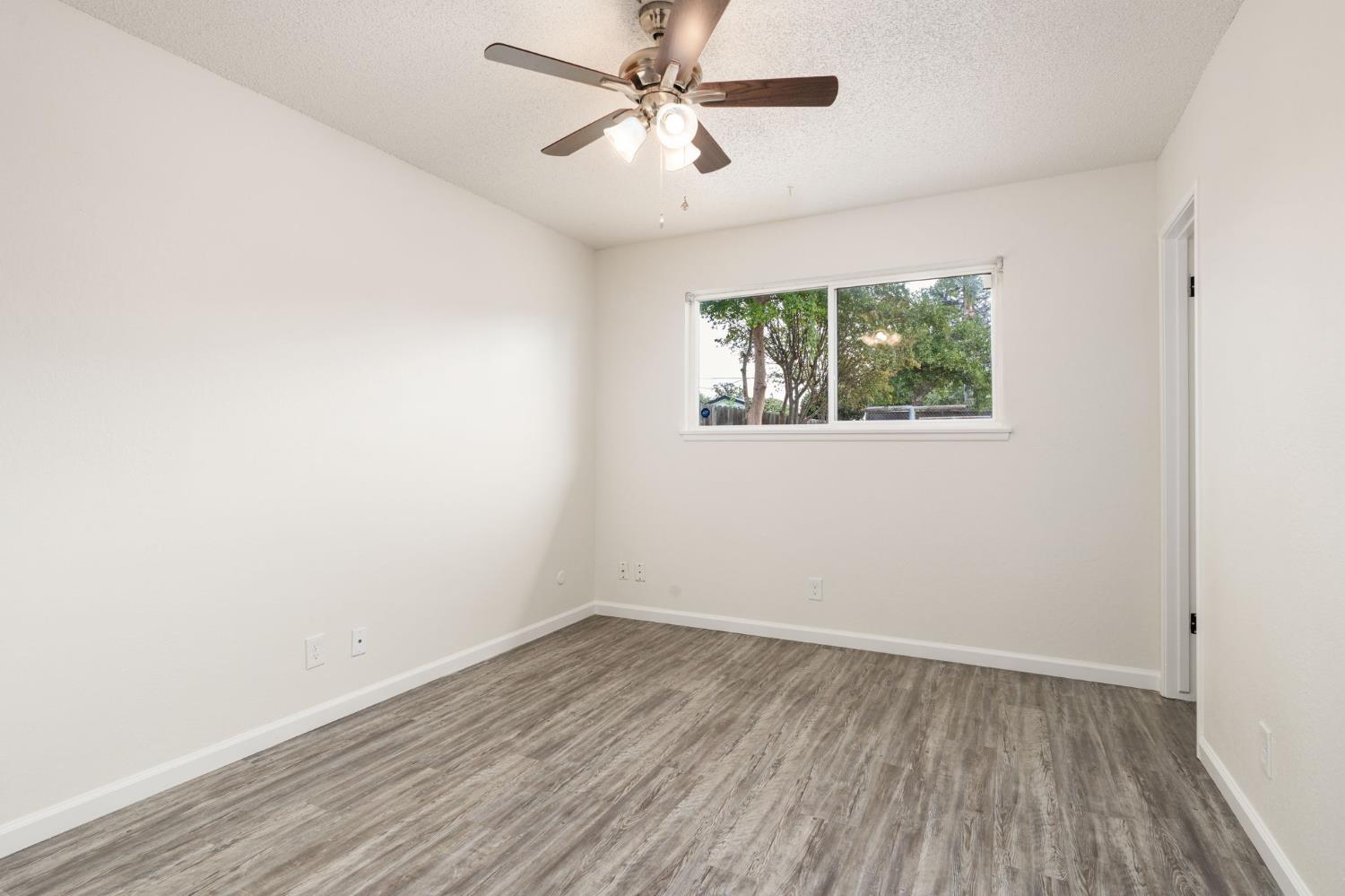 3576 N Marks Ave, Fresno, CA 93722