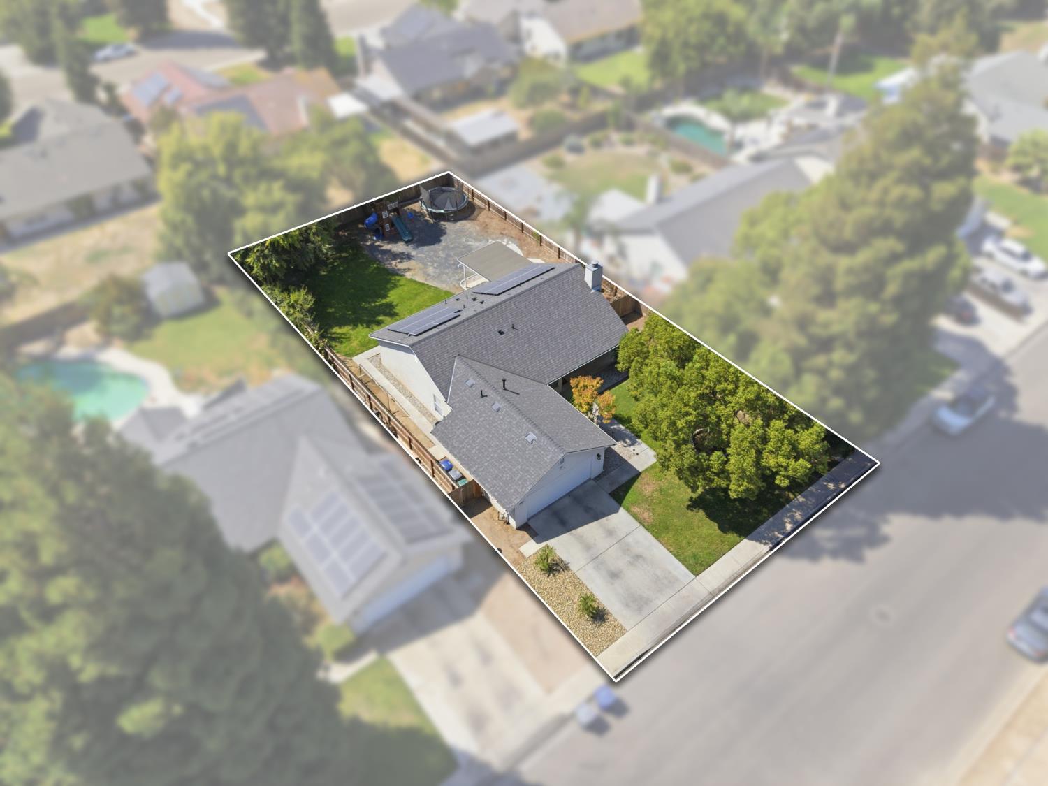 351 W Stanley Ave, Reedley, CA 93654
