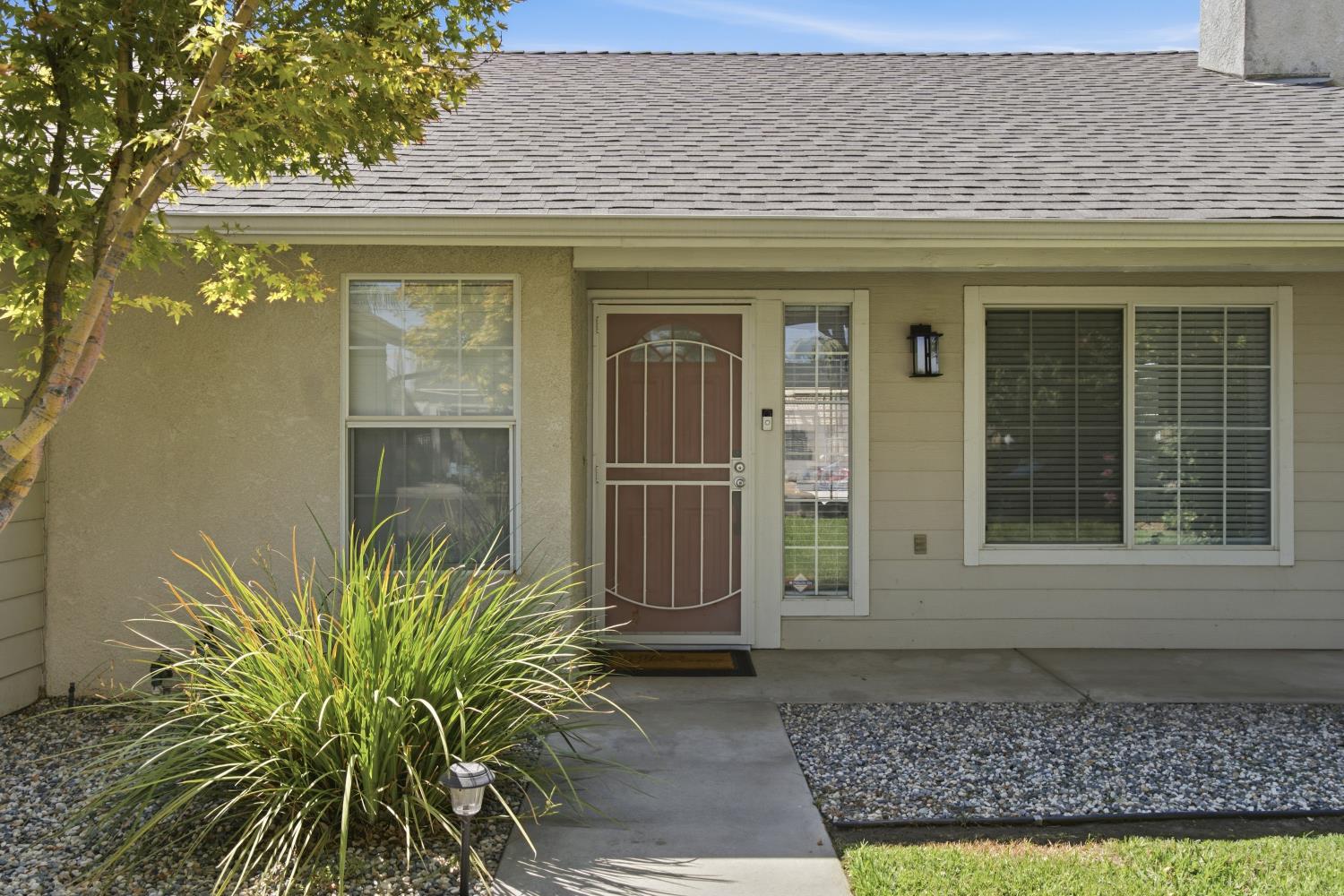 351 W Stanley Ave, Reedley, CA 93654