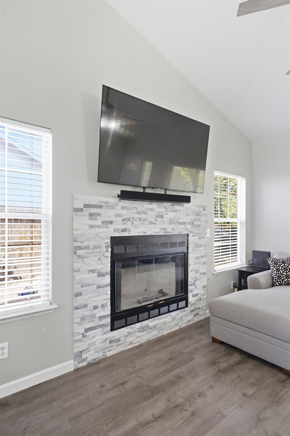 351 W Stanley Ave, Reedley, CA 93654