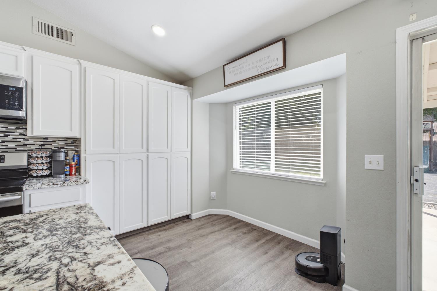 351 W Stanley Ave, Reedley, CA 93654