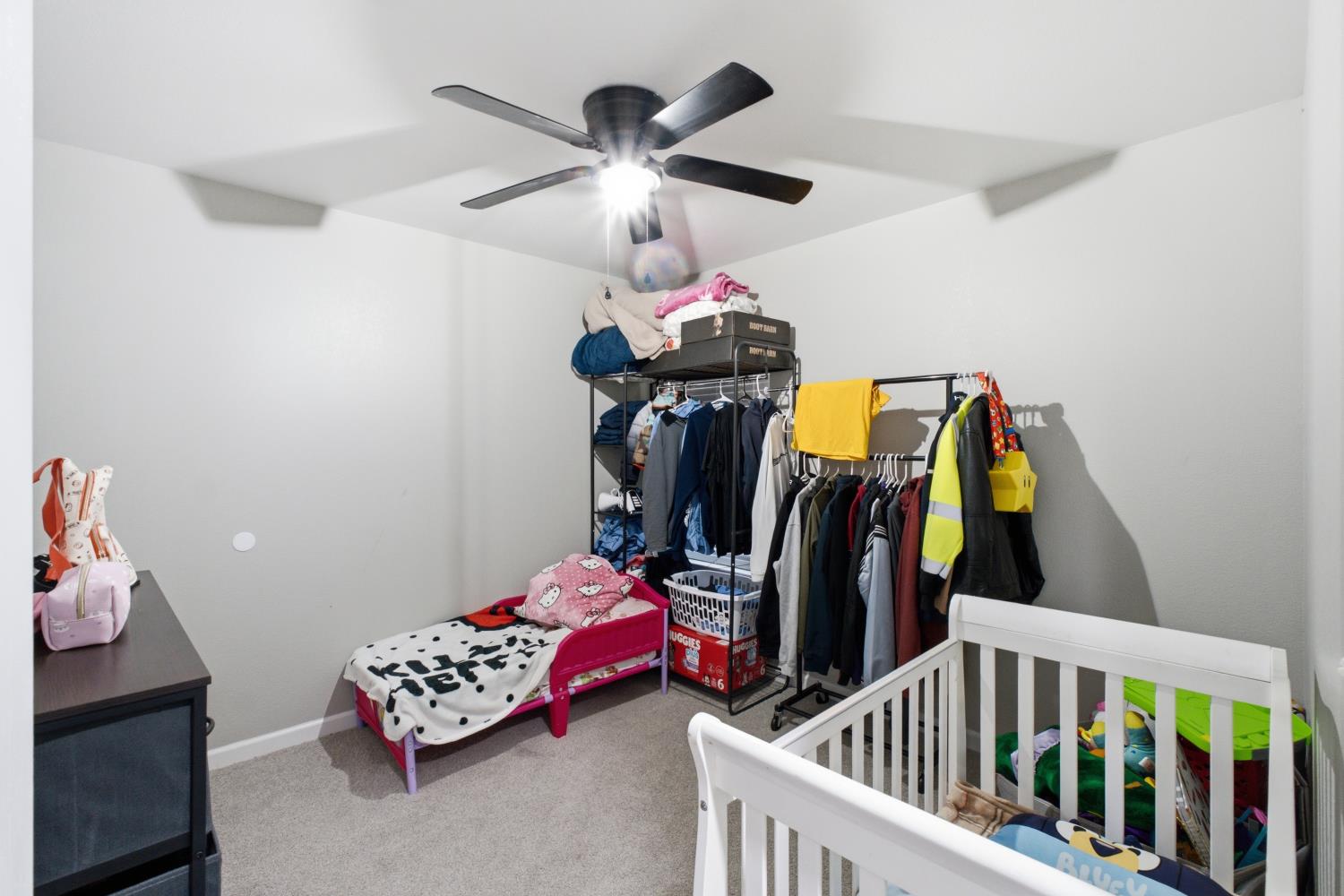 351 W Stanley Ave, Reedley, CA 93654