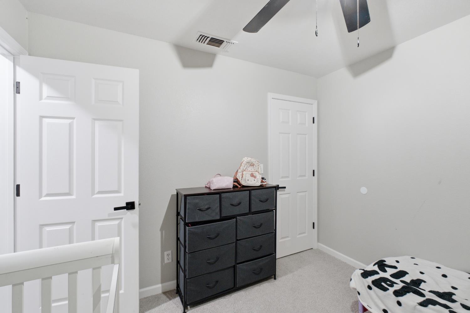 351 W Stanley Ave, Reedley, CA 93654