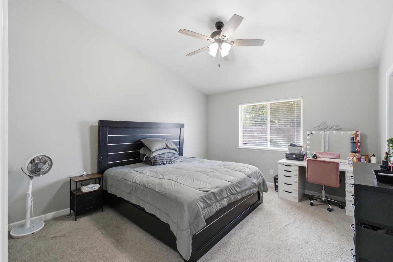 351 W Stanley Ave, Reedley, CA 93654