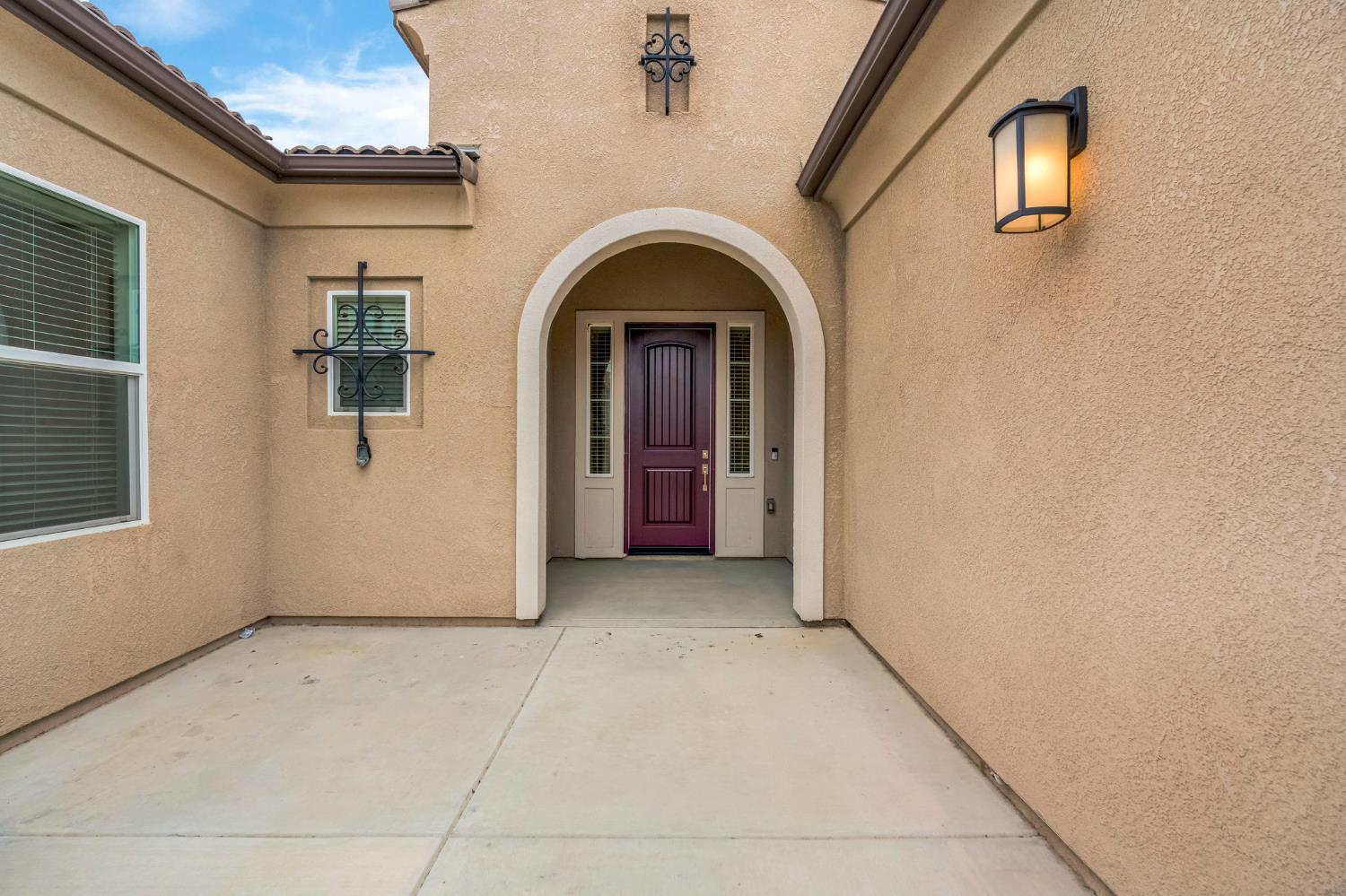 467 Heirloom Ln, Clovis, CA 93619