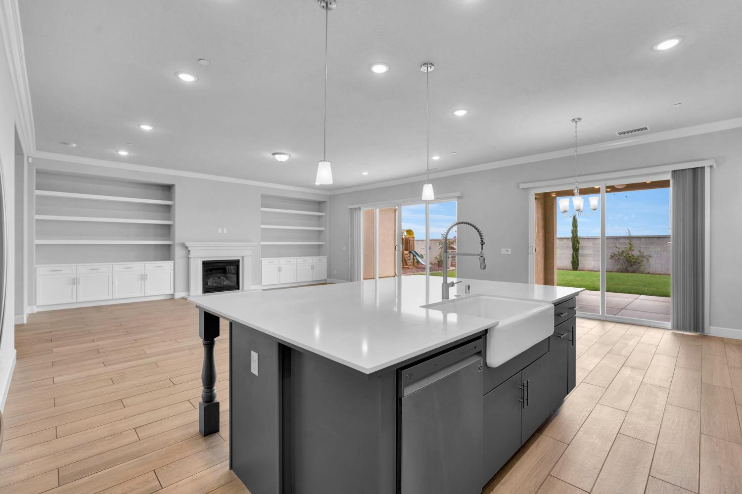 467 Heirloom Ln, Clovis, CA 93619