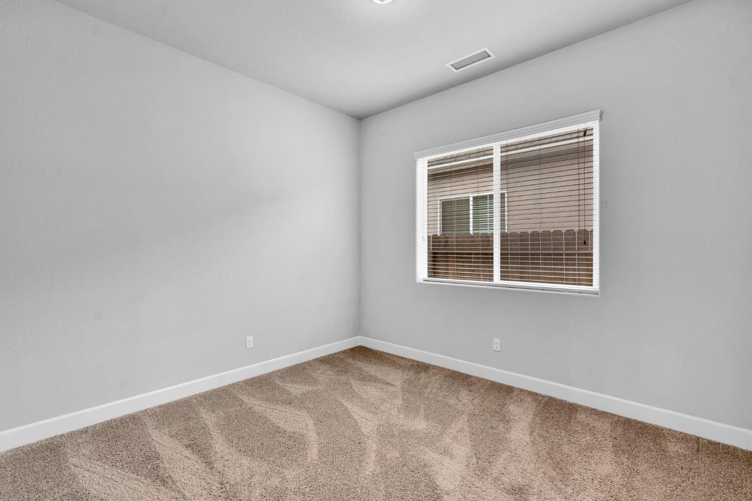 467 Heirloom Ln, Clovis, CA 93619