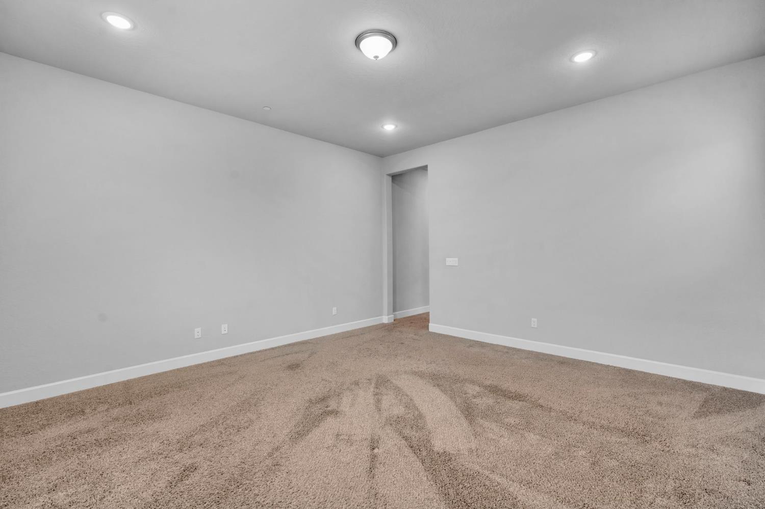 467 Heirloom Ln, Clovis, CA 93619