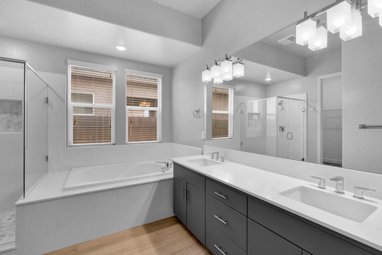 467 Heirloom Ln, Clovis, CA 93619