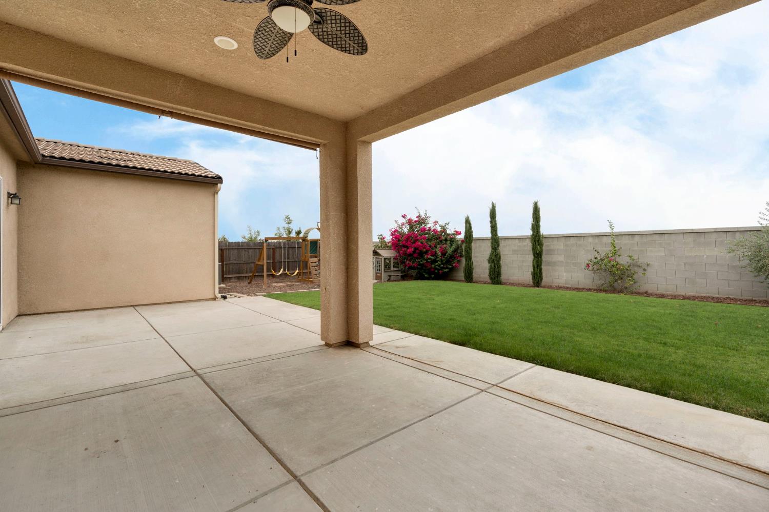 467 Heirloom Ln, Clovis, CA 93619