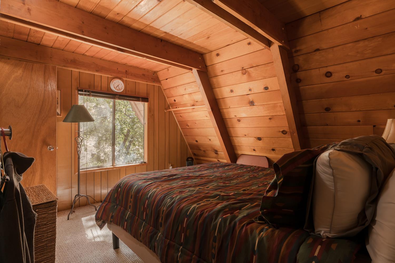 52147 Tiger Lily Ln, Shaver Lake, CA 93664