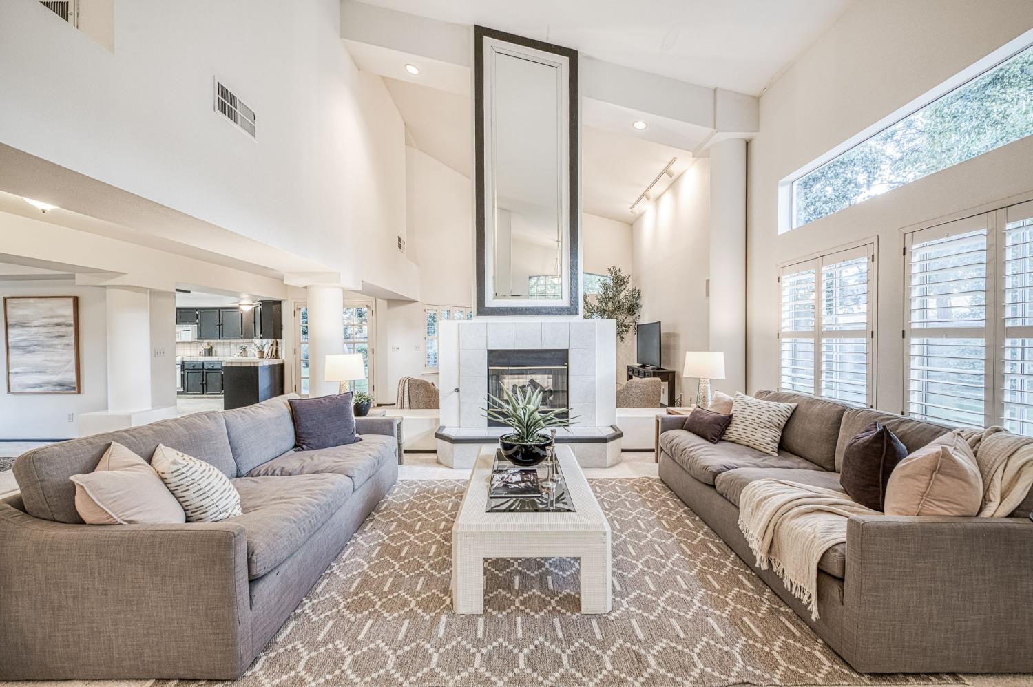 2889 McKelvy Ave, Clovis, CA 93611