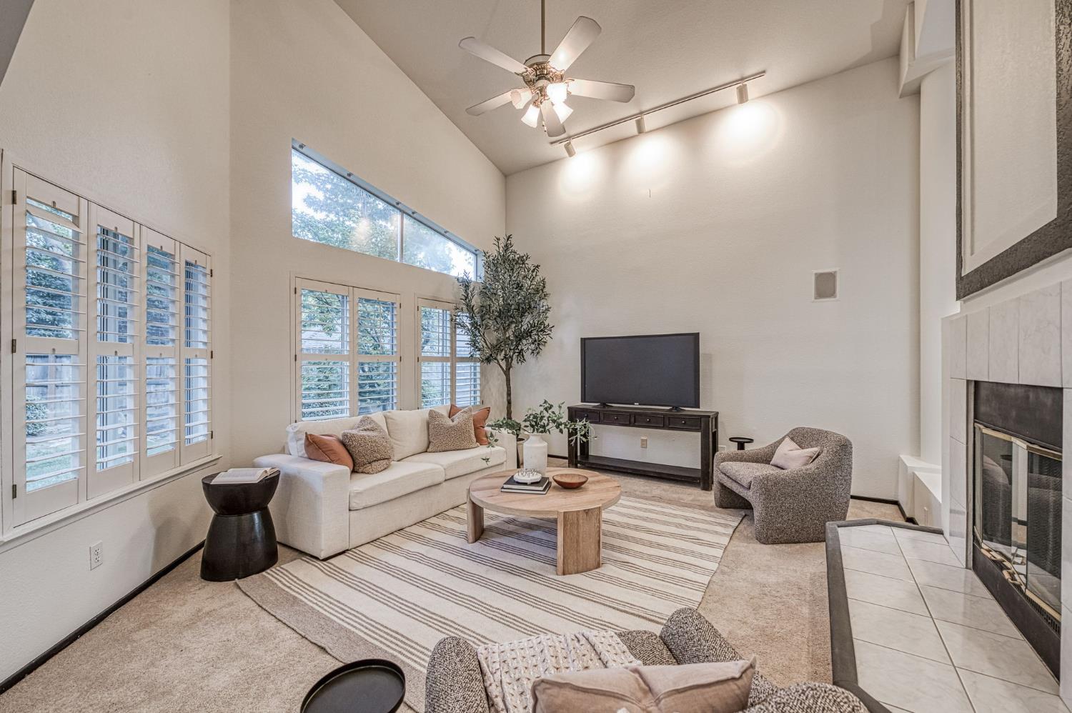 2889 McKelvy Ave, Clovis, CA 93611