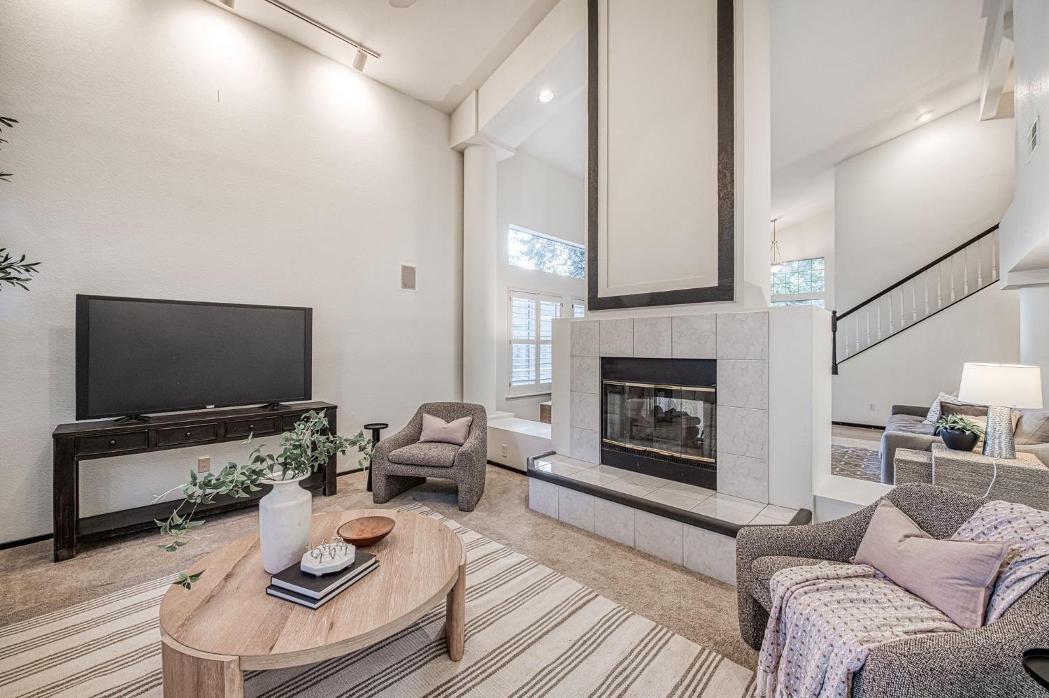2889 McKelvy Ave, Clovis, CA 93611