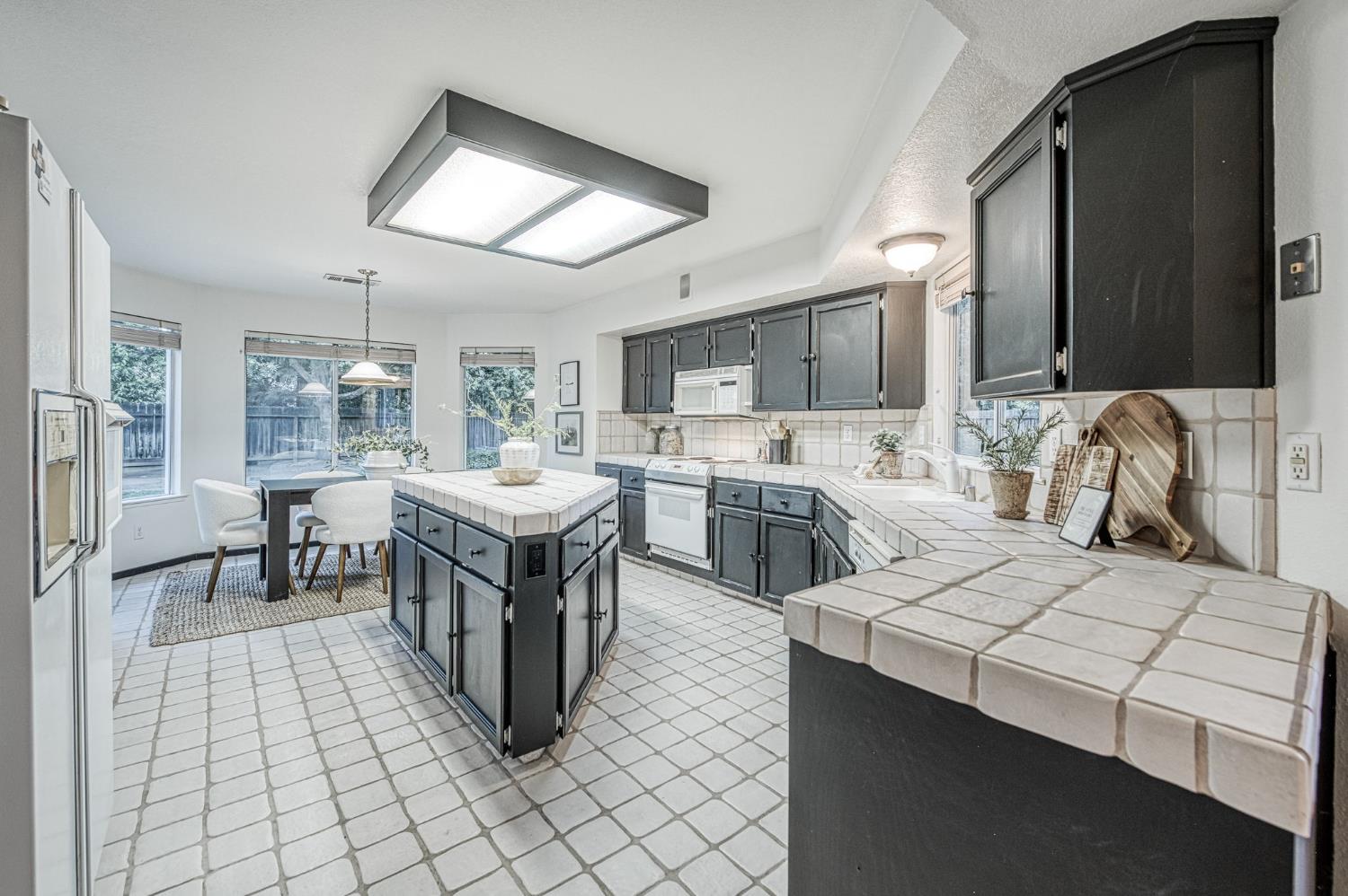 2889 McKelvy Ave, Clovis, CA 93611