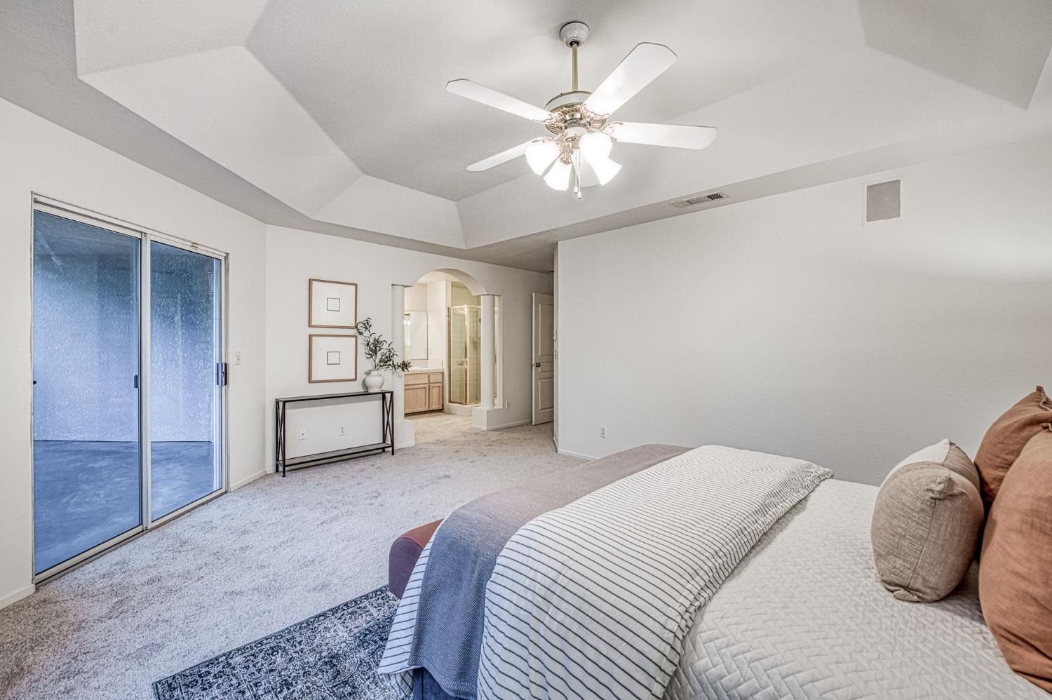 2889 McKelvy Ave, Clovis, CA 93611