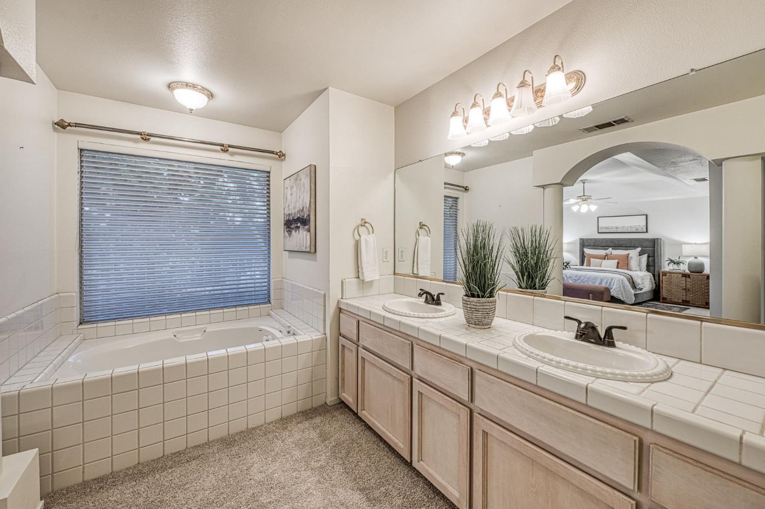 2889 McKelvy Ave, Clovis, CA 93611