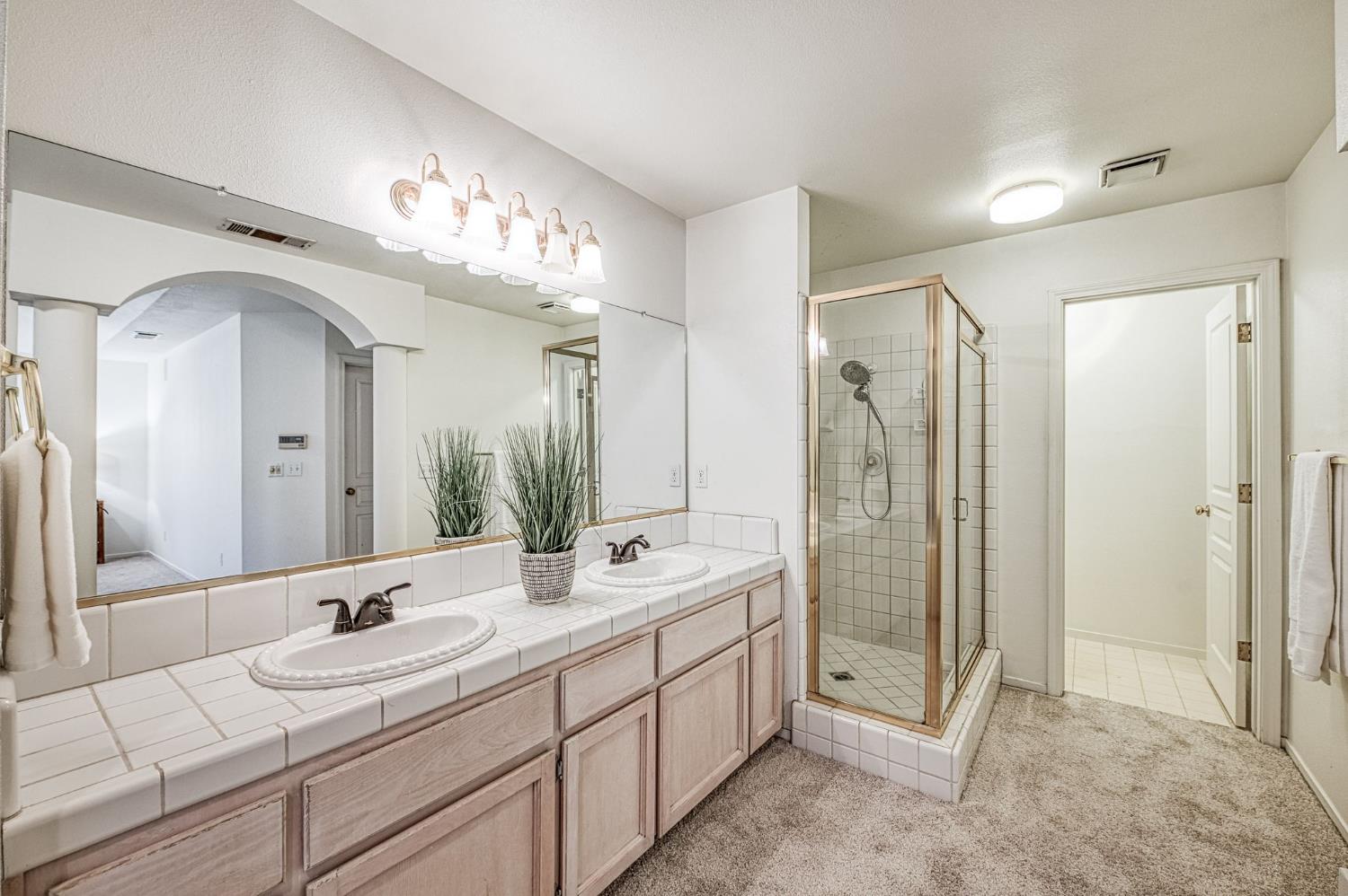 2889 McKelvy Ave, Clovis, CA 93611