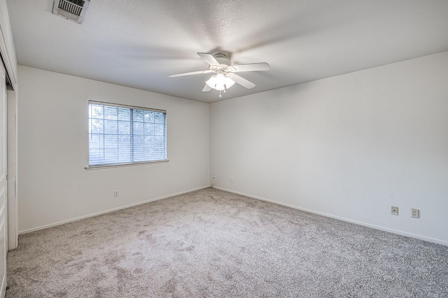2889 McKelvy Ave, Clovis, CA 93611