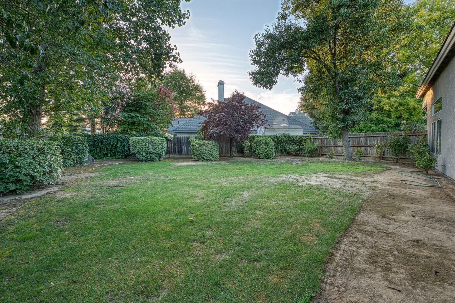 2889 McKelvy Ave, Clovis, CA 93611