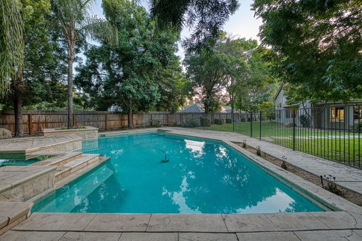 2889 McKelvy Ave, Clovis, CA 93611