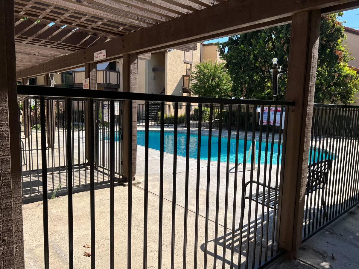 1550 W Ashlan Ave #133, Fresno, CA 93705