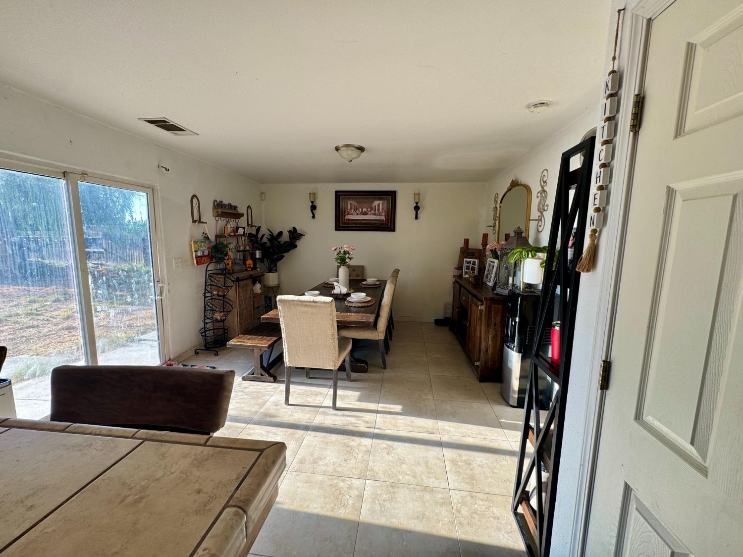 8304 2nd St, San Joaquin, CA 93660
