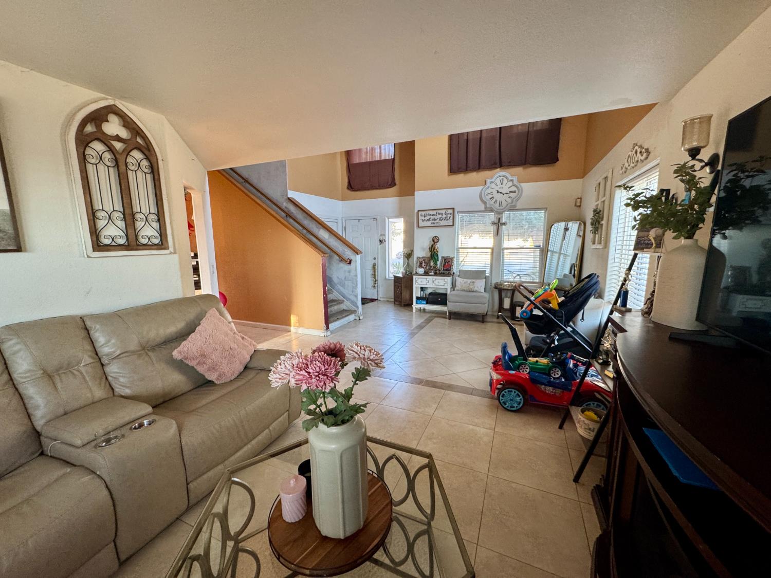 8304 2nd St, San Joaquin, CA 93660