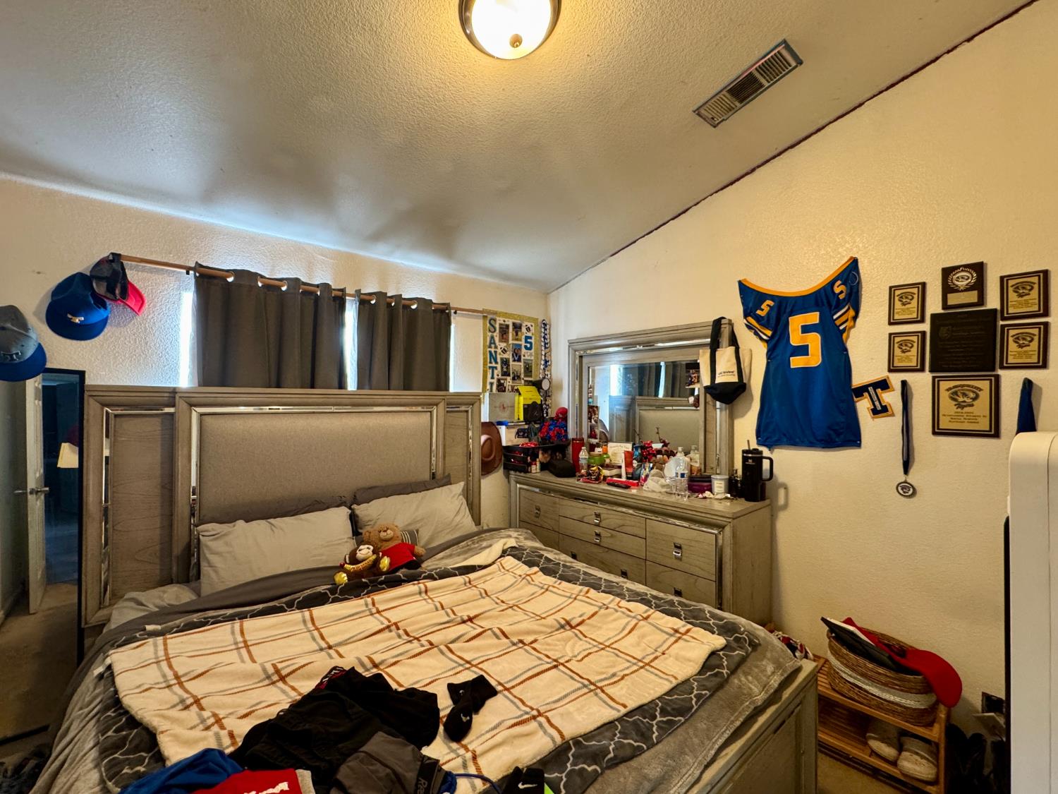 8304 2nd St, San Joaquin, CA 93660