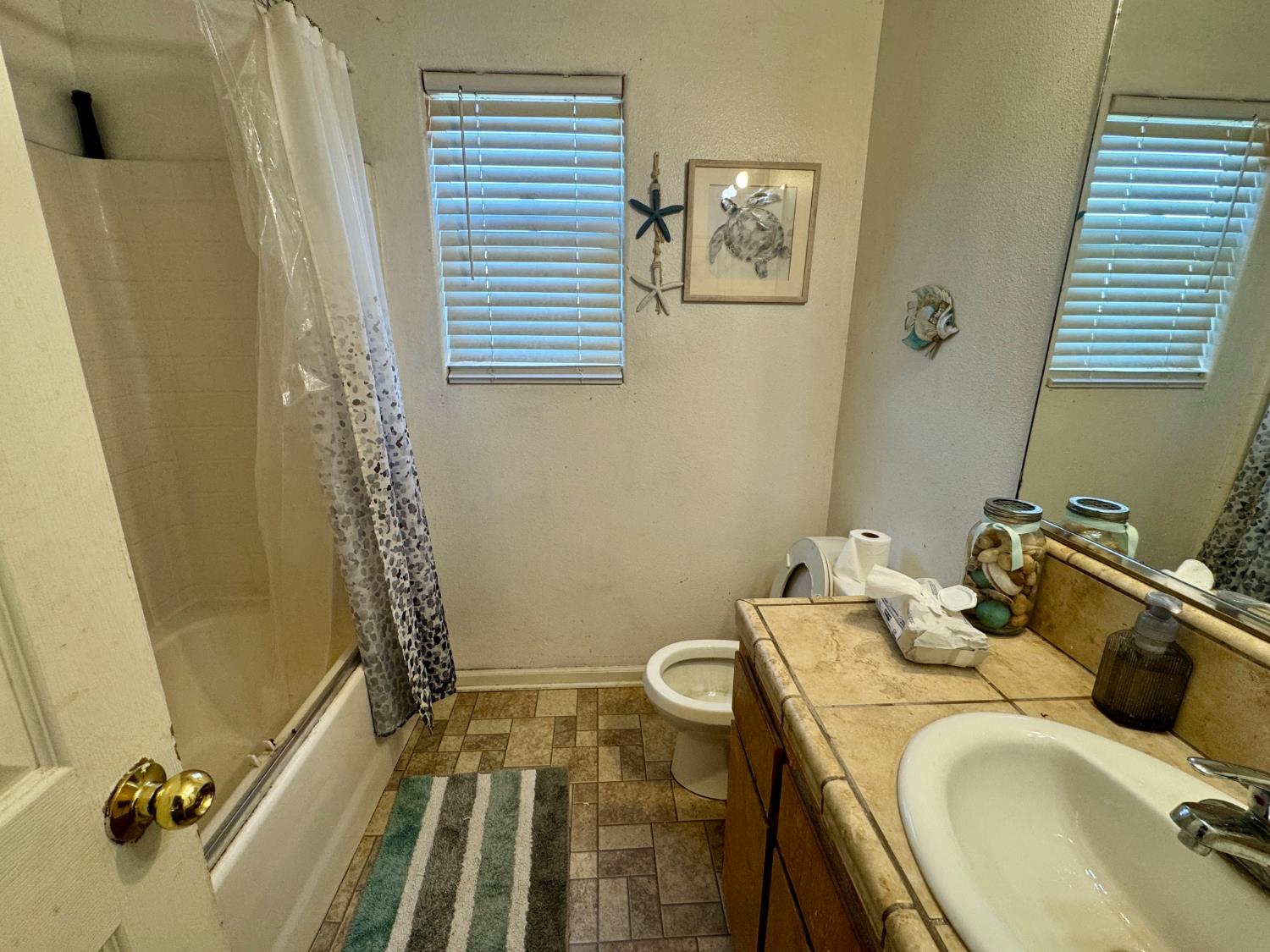 8304 2nd St, San Joaquin, CA 93660