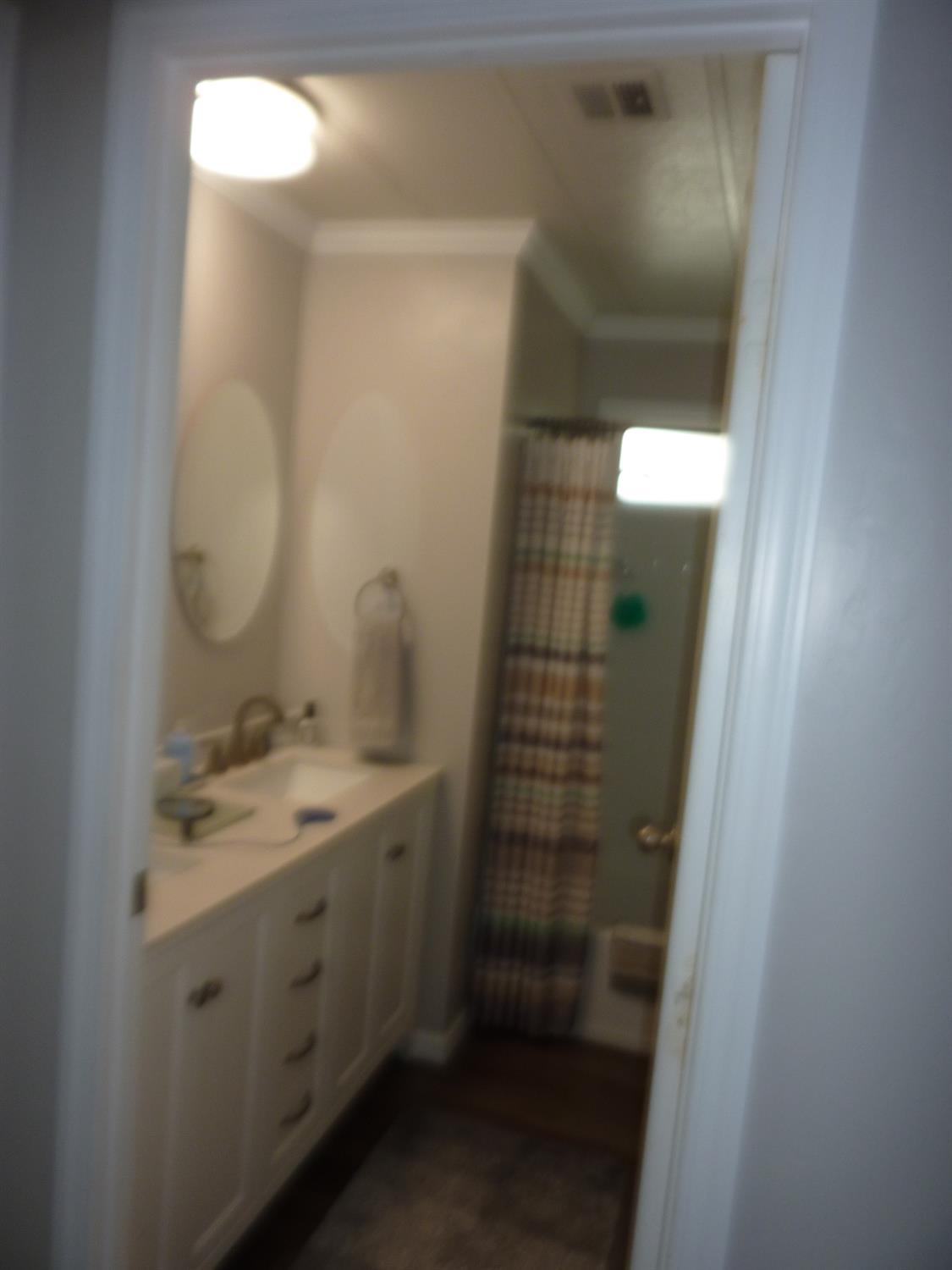221 W Herndon Ave #6, Pinedale, CA 93650