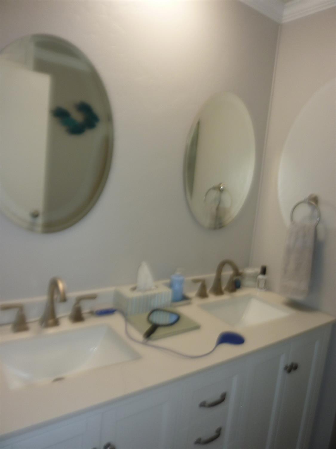 221 W Herndon Ave #6, Pinedale, CA 93650