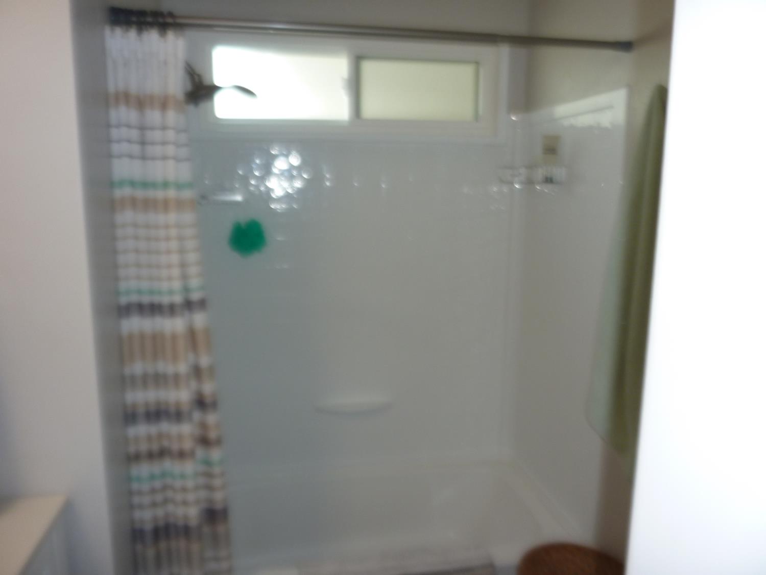 221 W Herndon Ave #6, Pinedale, CA 93650