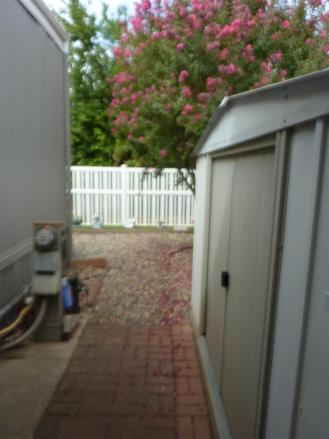 221 W Herndon Ave #6, Pinedale, CA 93650