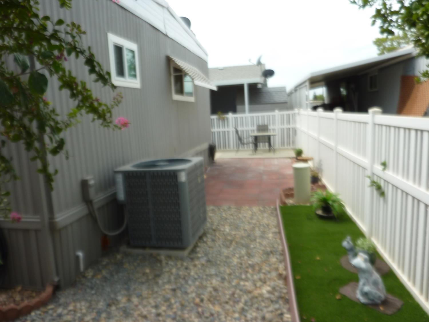 221 W Herndon Ave #6, Pinedale, CA 93650