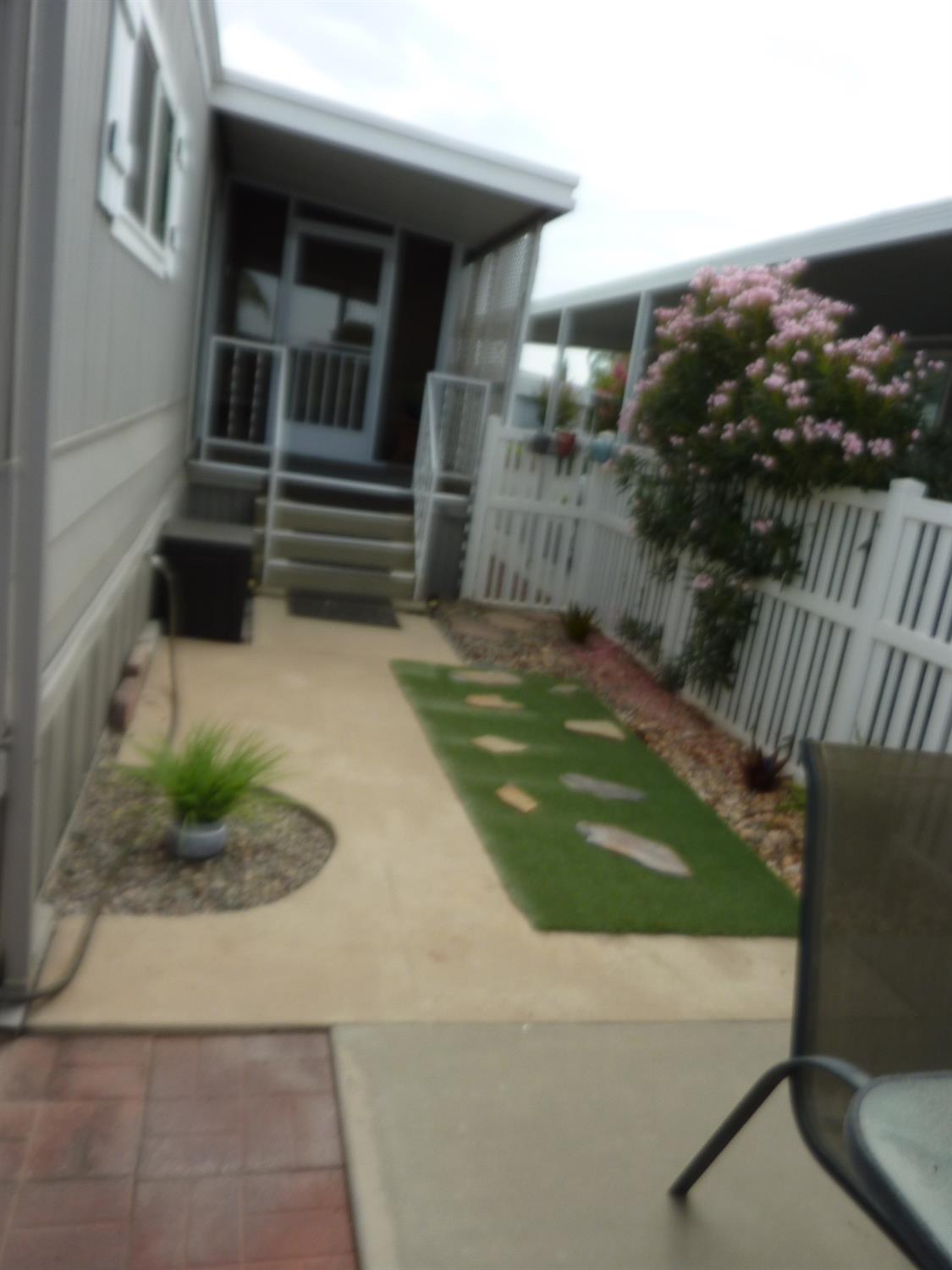 221 W Herndon Ave #6, Pinedale, CA 93650