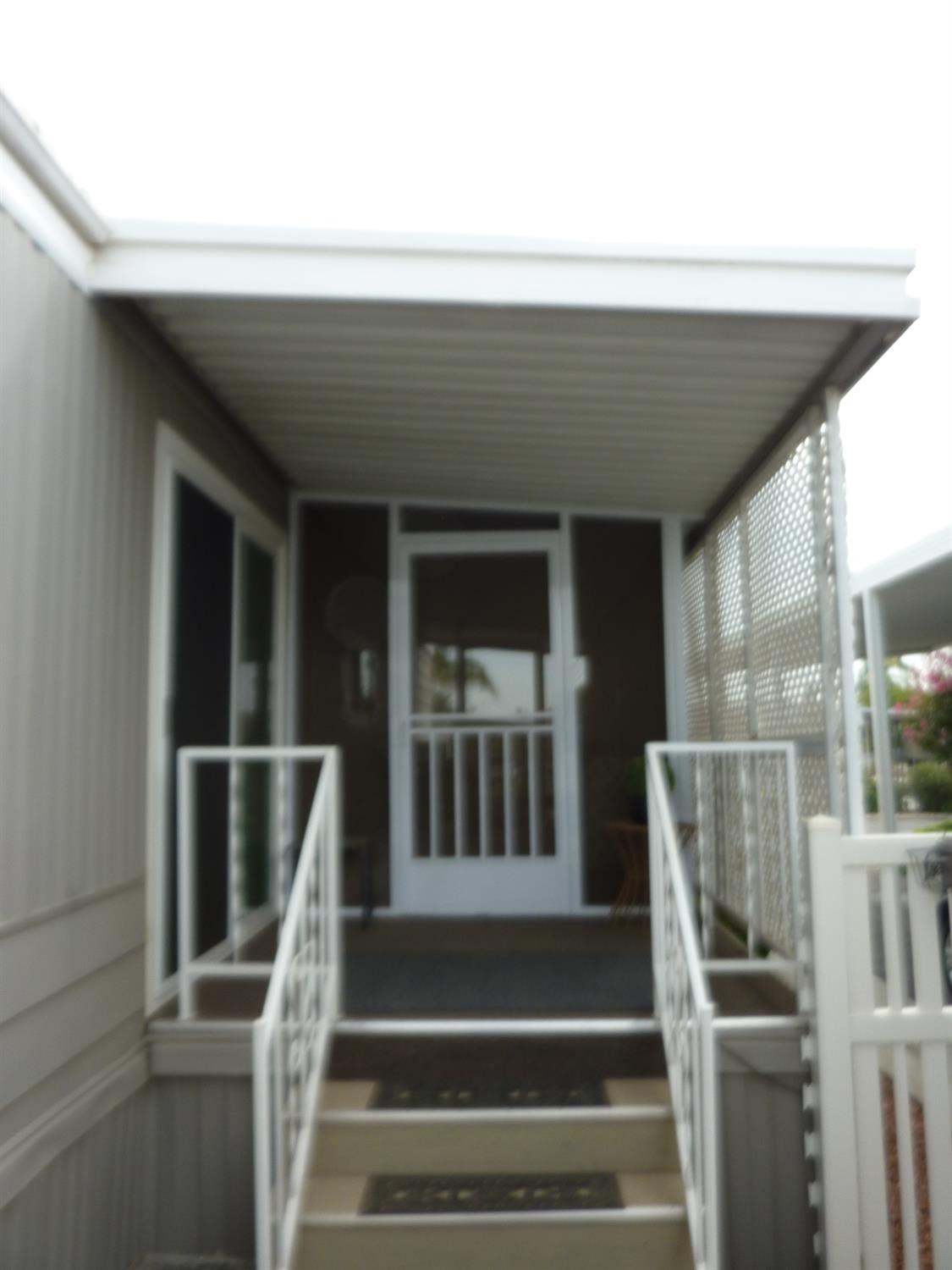 221 W Herndon Ave #6, Pinedale, CA 93650