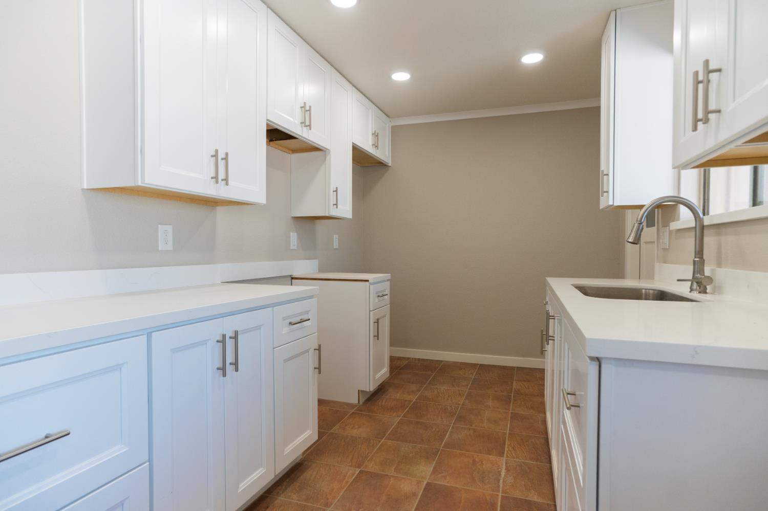 2085 Cabot Ave, Merced, CA 95348