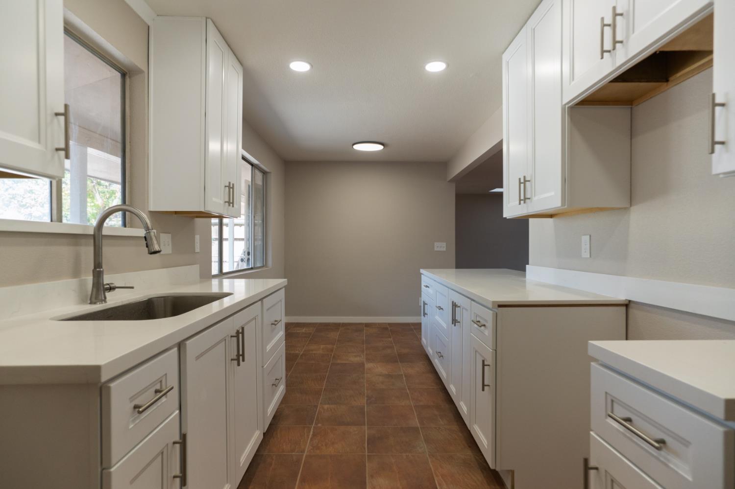 2085 Cabot Ave, Merced, CA 95348