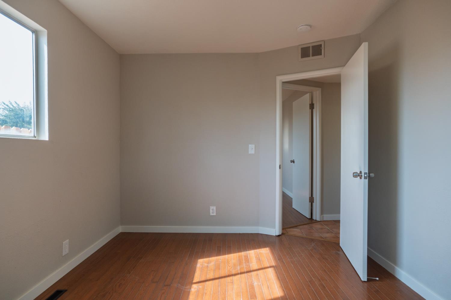 2085 Cabot Ave, Merced, CA 95348