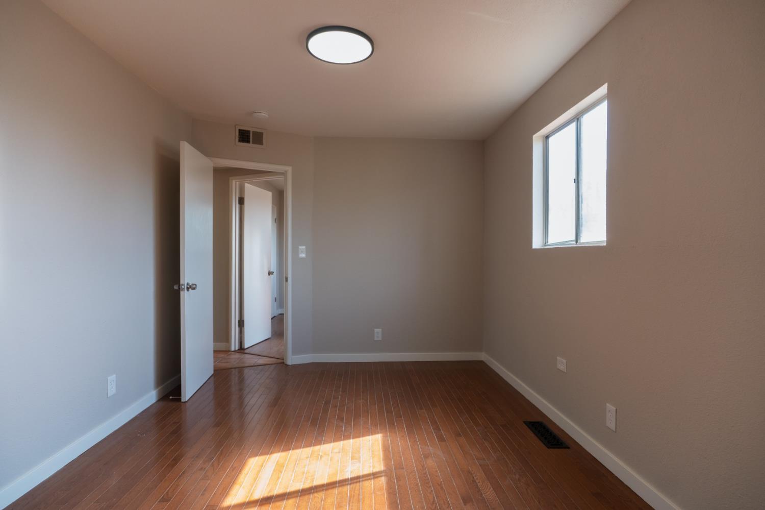 2085 Cabot Ave, Merced, CA 95348