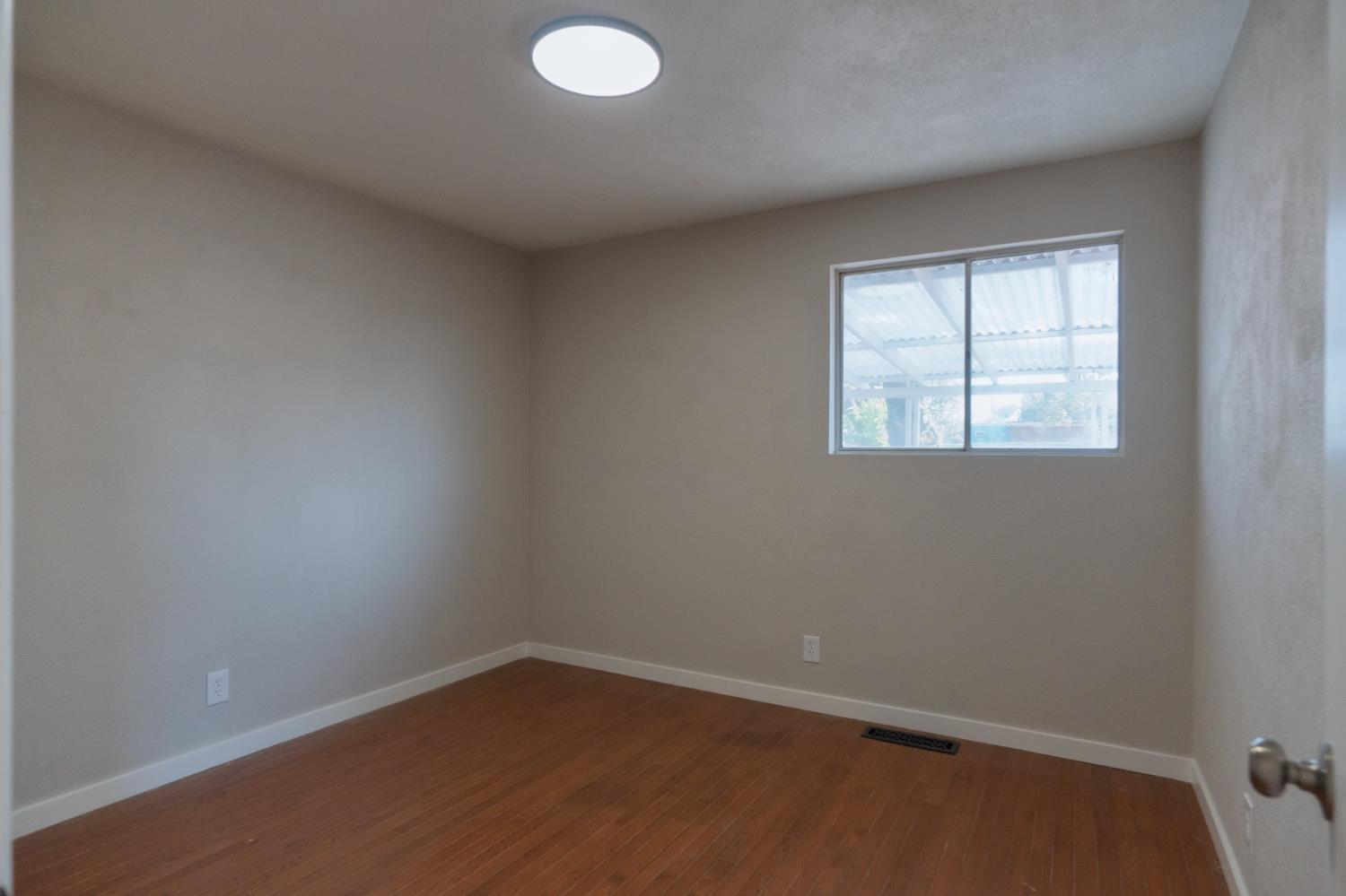 2085 Cabot Ave, Merced, CA 95348