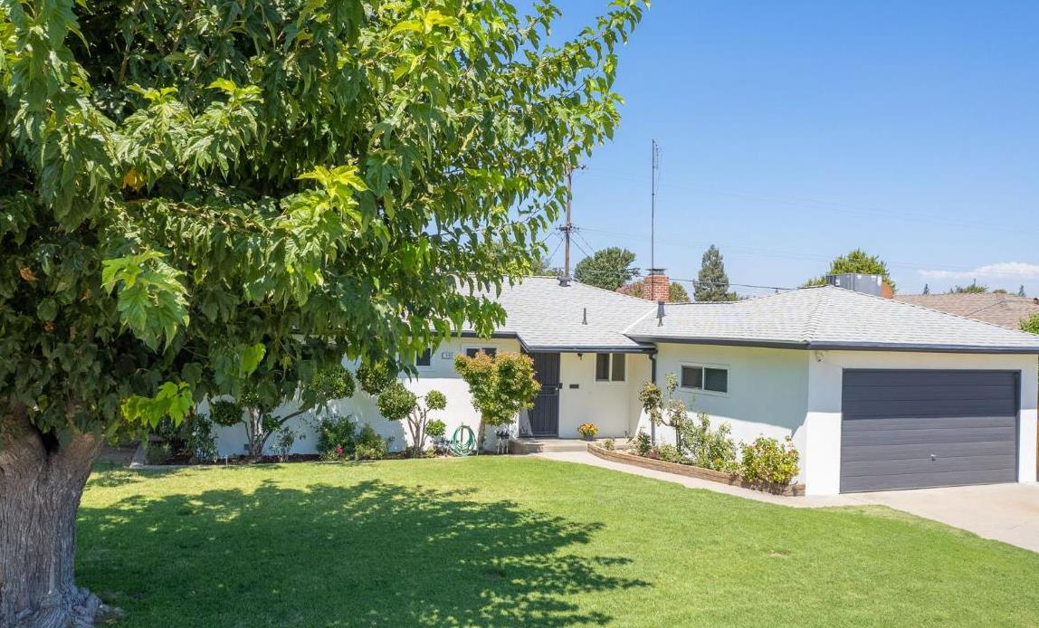 593 W Pico, Clovis, CA 93612